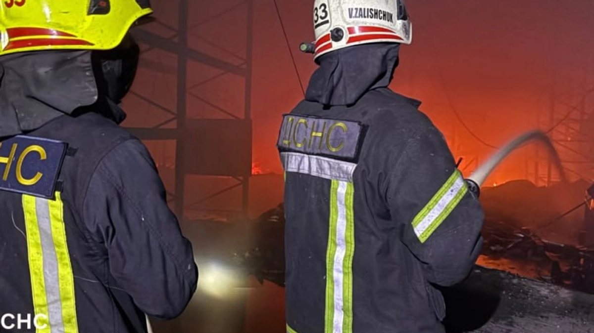 Fire breaks out in Kyiv after drone debris falls, mayor says
