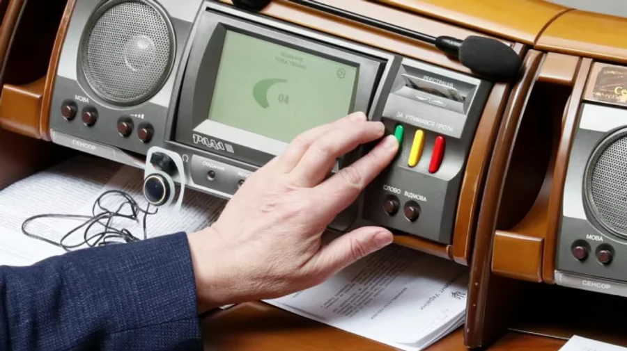 Ukraine's government plans to extend martial law and mobilisation until November