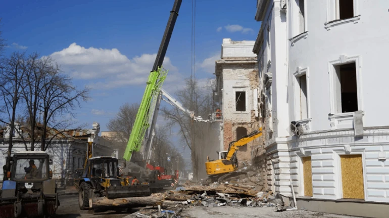 Зруйнована історія Сум. Які пам'ятки міста пошкоджено російськими ракетними ударами і чи є шанс на їхнє відновлення