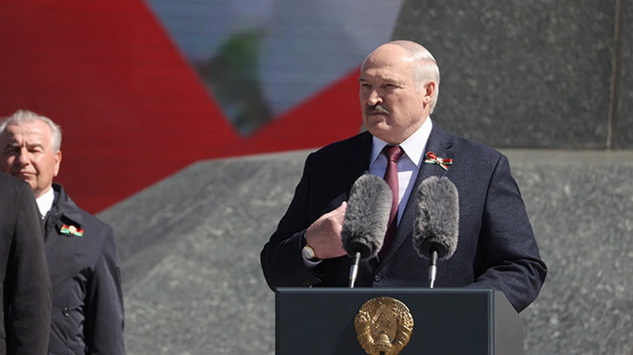 Беларусь купила у России Искандеры, Лукашенко хочет производить ракеты к ним