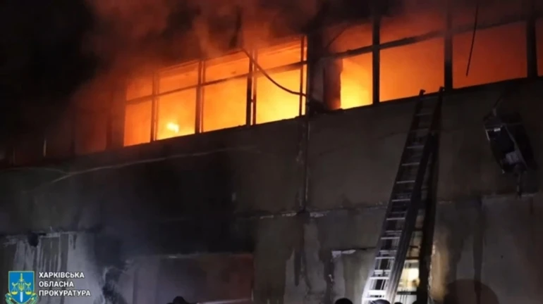 Russians launch large-scale attack on Kharkiv overnight, injuring eight people – video