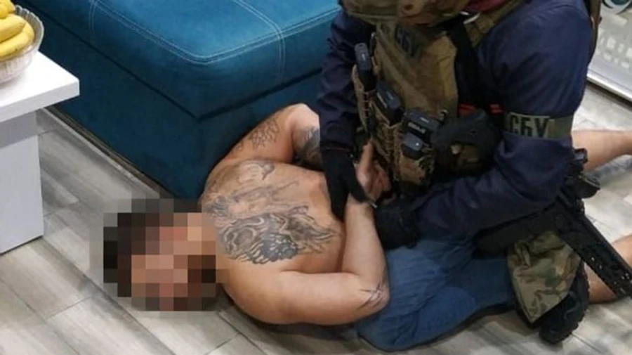 СБУ викрила банду, що під виглядом Інтерполу завозила нелегалів