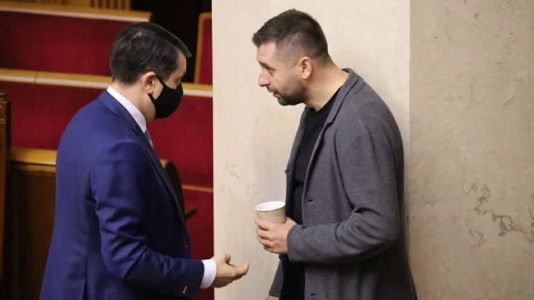 Разумков об инициативе отставки: Была задача, Арахамия ее выполнил