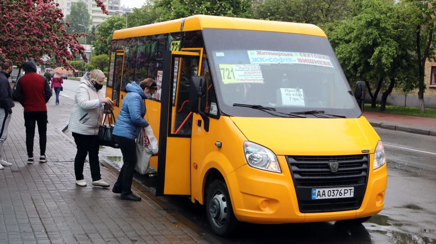 Kyiv cuts number of fixed-route minibuses after Russian strike damages 70 vehicles