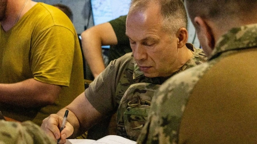 Сырский посетил одно из самых горячих направлений фронта