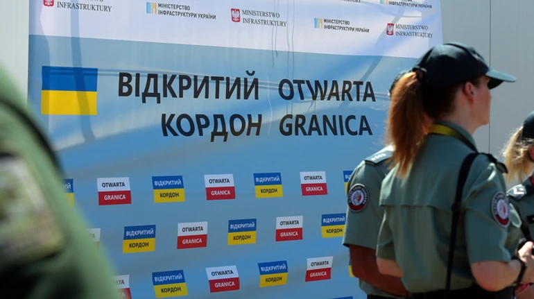 Складнощі єврозахисту: які проблеми чекають на українок, що рятуються від війни у ЄС