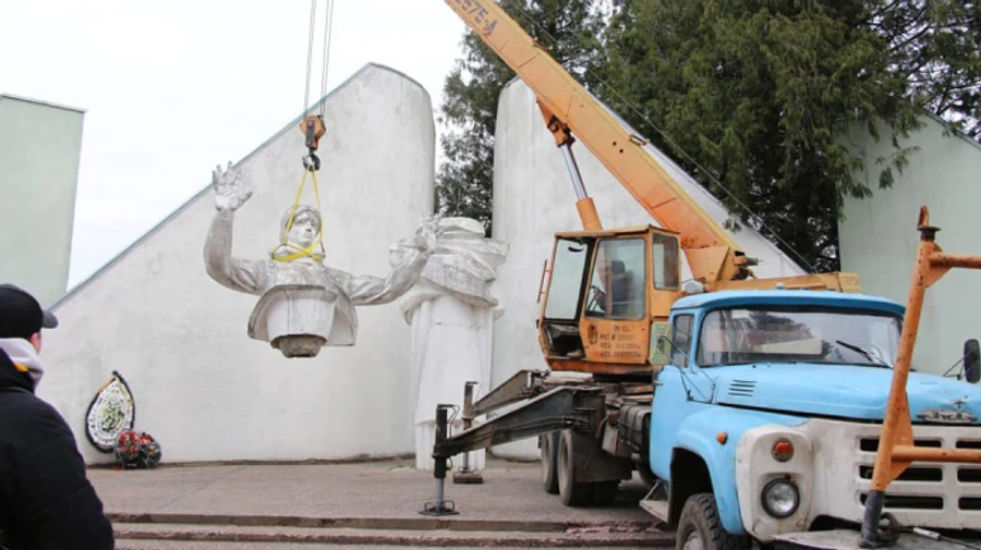 Львівщина: в Дрогобичі провели дерусифікацію вулиць та вічного вогню