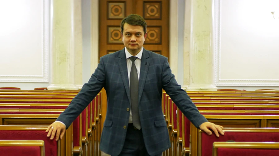 Банковая нашла смотрящего, который следит за Разумковым – источники