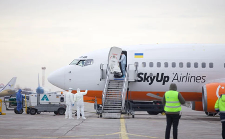 Український літак не зміг евакуювати казахстанку через температуру – МОЗ Казахстану