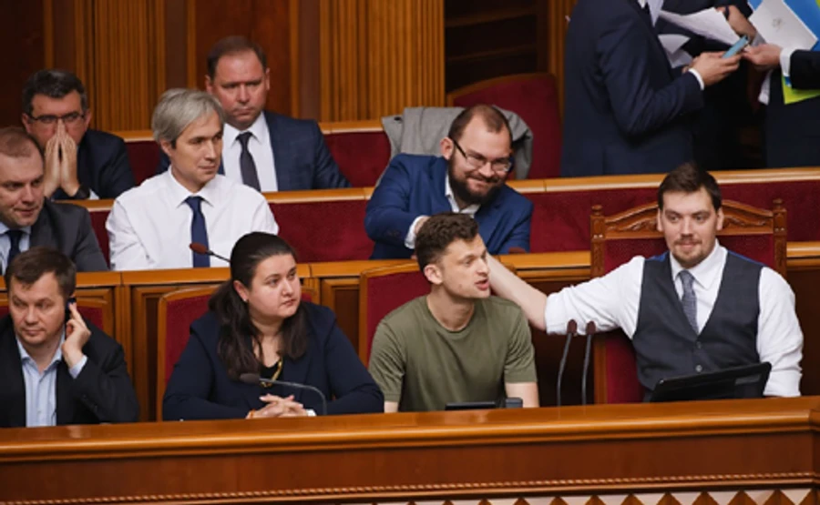 Кабмін так і не прозвітував про свої багатотисячні премії