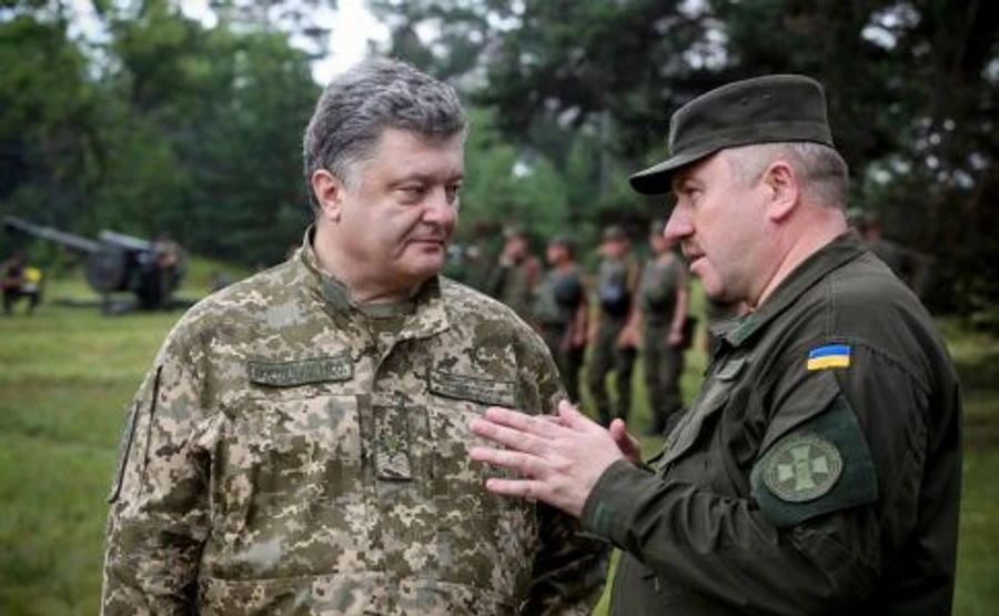 Порошенко уволил командующего Нацгвардии