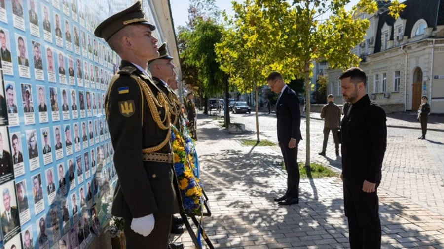 Finnish president honours fallen Ukrainian defenders in Kyiv