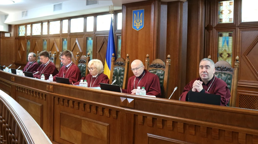 Несправедливість, що прирівнює військових до злочинців: КСУ взявся за розгляд скарги Гнезділова