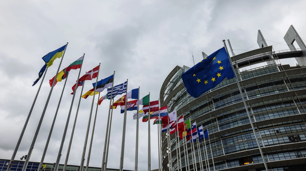 22 квітня посли ЄС, окрім 90 млрд для України, спробують затвердити і нові санкції проти РФ