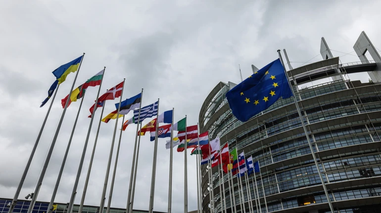 22 квітня посли ЄС, окрім 90 млрд для України, спробують затвердити і нові санкції проти РФ