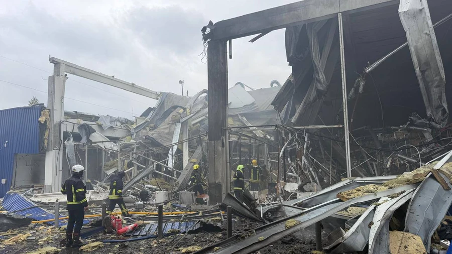 Metro hypermarket in Rivne closes after Russian strike