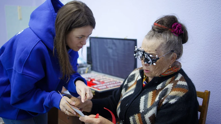 Як українсько-ізраїльські лікарі привозять медицину на Донеччину – один день із місією FRIDA