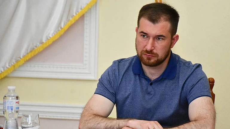 СБУ проводить понад 20 обшуків, у в.о. мера Чернігова вилучили телефон   