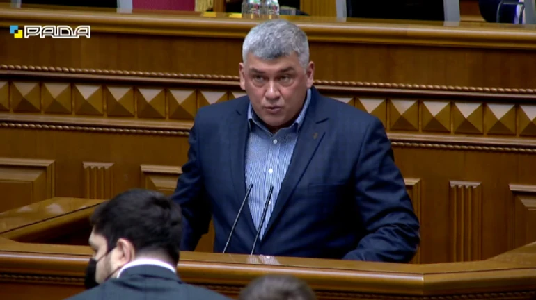 Нардеп оголосив про вихід з фракції Слуга народу