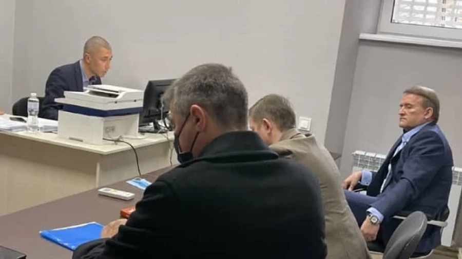 Головні новини понеділка і ночі: клопотання про арешт Медведчука, карантин