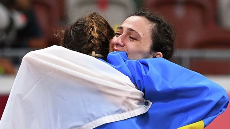 В Минобороны поговорили с Магучих после ее объятий с российской спортсменкой