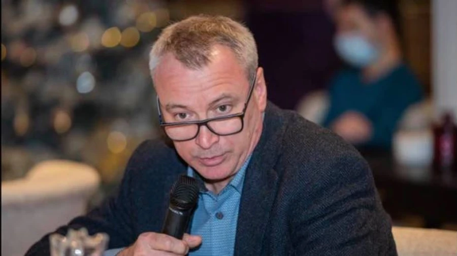 П’яні вибрики: Немілостівий штовхав патрульних і кричав, що він заступник міністра 