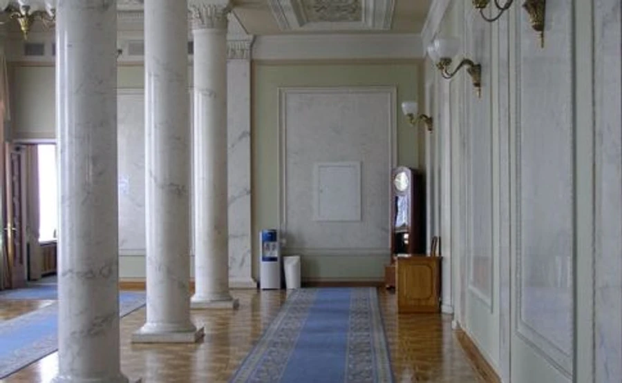 Рада продезинфицирует места, где был Шахов, и протестует тех, кто виделся с ним