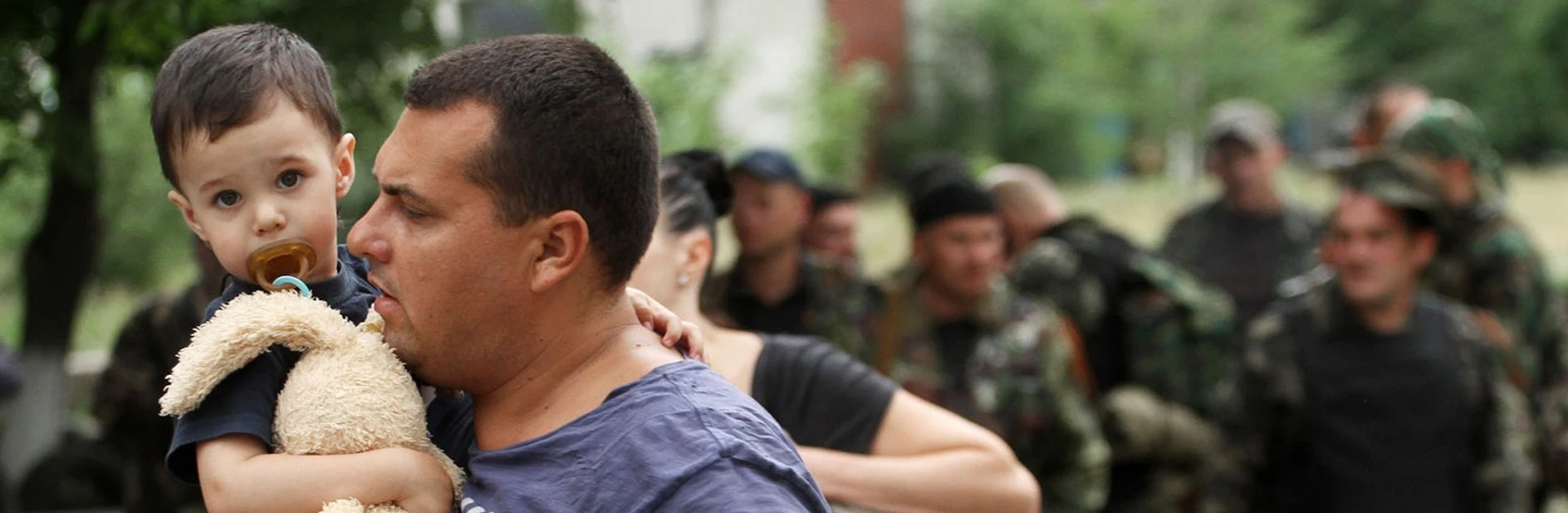 Збереження зв'язків та підтримка переселенців: як українці бачать реінтеграцію Донбасу