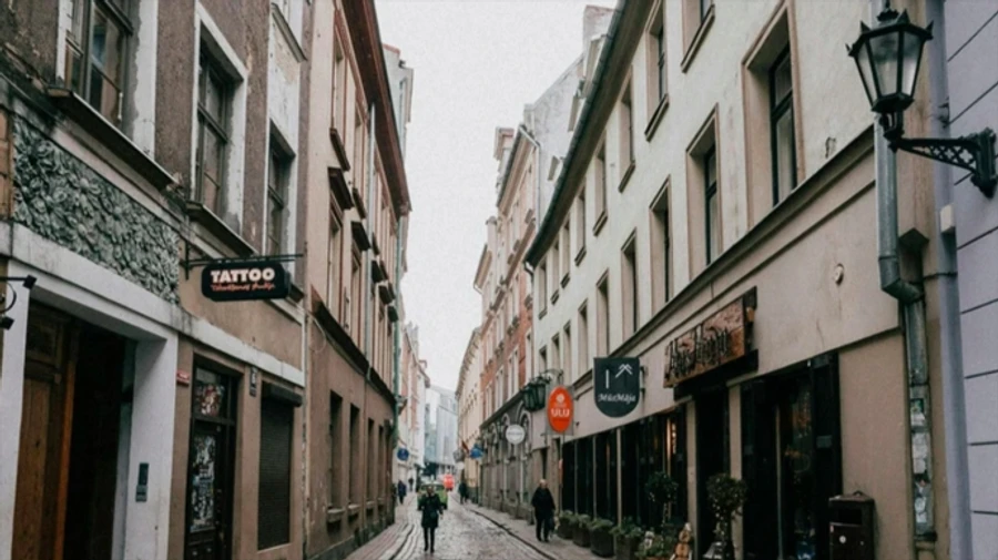 Russians and Belarusians banned from buying property in Latvia