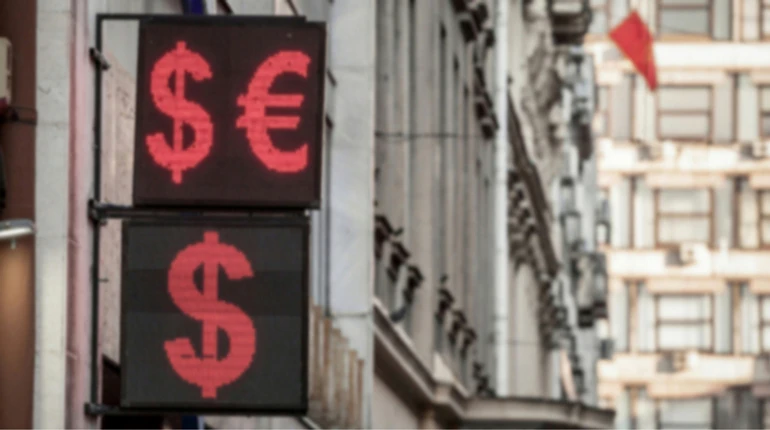 Банки України показали новий курс валют після рекорду офіційного євро