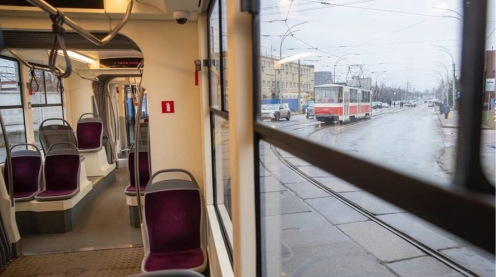 На Лівому березі Києва перебої зі світлом, затримується електротранспорт