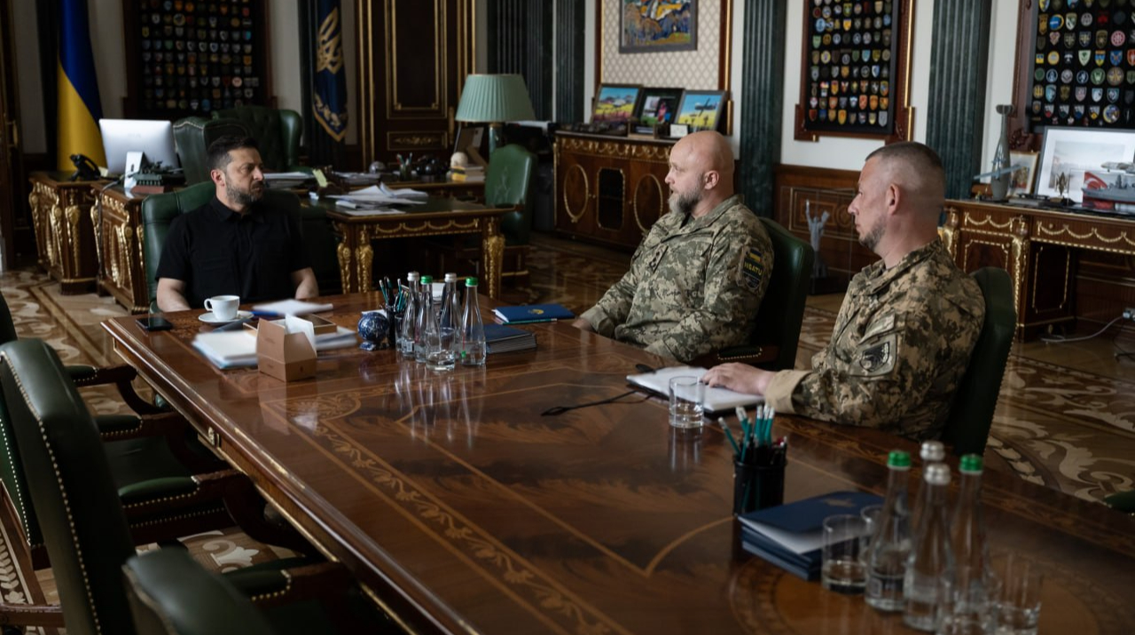 Зеленський продовжив зустрічі з військовим командуванням, зокрема з Драпатим