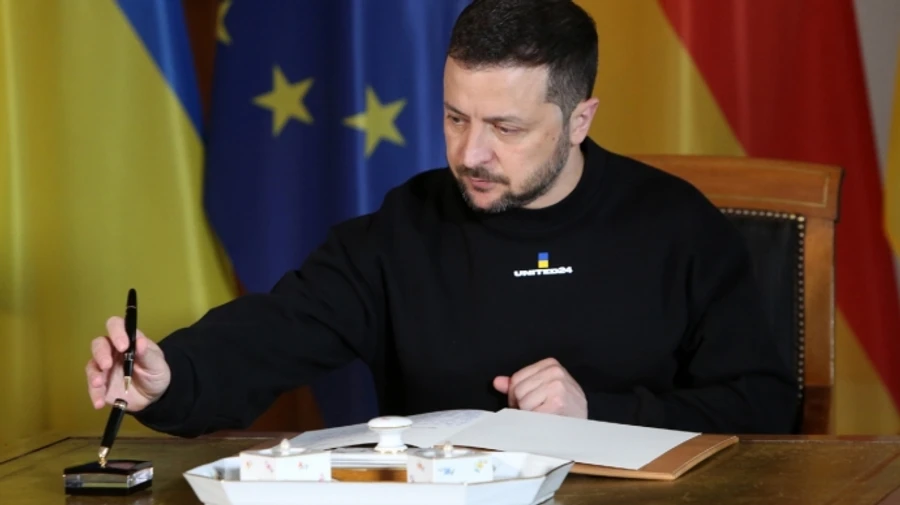 Зеленский подписал закон о добровольной мобилизации осужденных