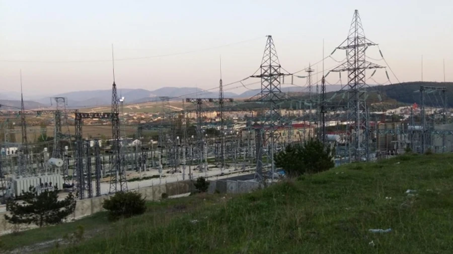 В Севастополе после ночной атаки отменили занятия в школах 