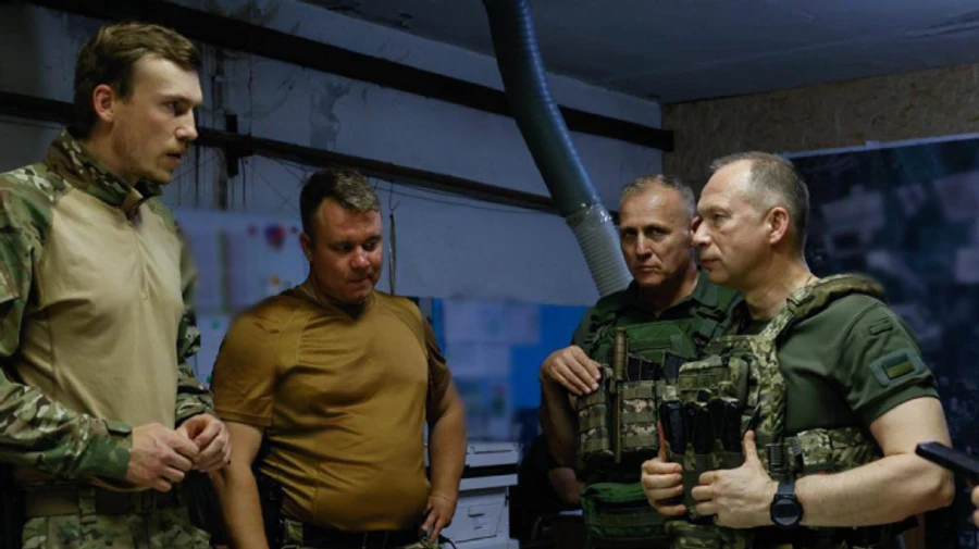 Сирський розповів про ситуацію на східному фронті: Ворог вперто готується взяти реванш