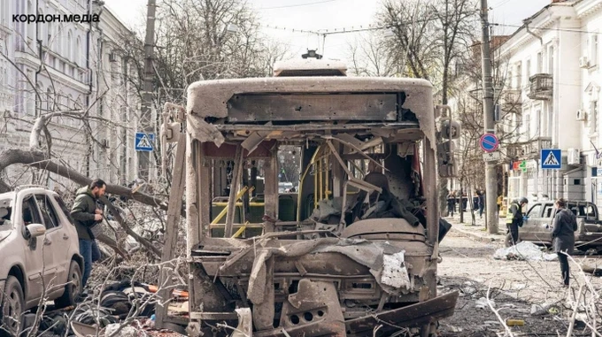 Thirteen-year-old boy escaped burning bus and saved others after Russian strike on Sumy – photo