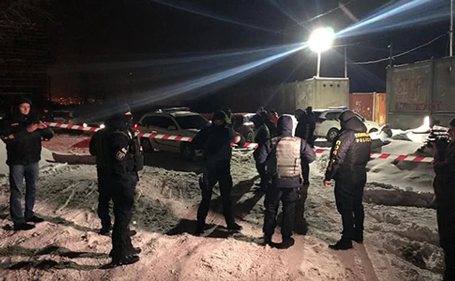 Підозрюваних у нападі на журналістів у Києві посадили під домашній арешт