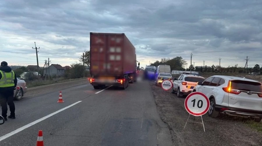 In Odesa, a truck hit two soldiers at a checkpoint, they died