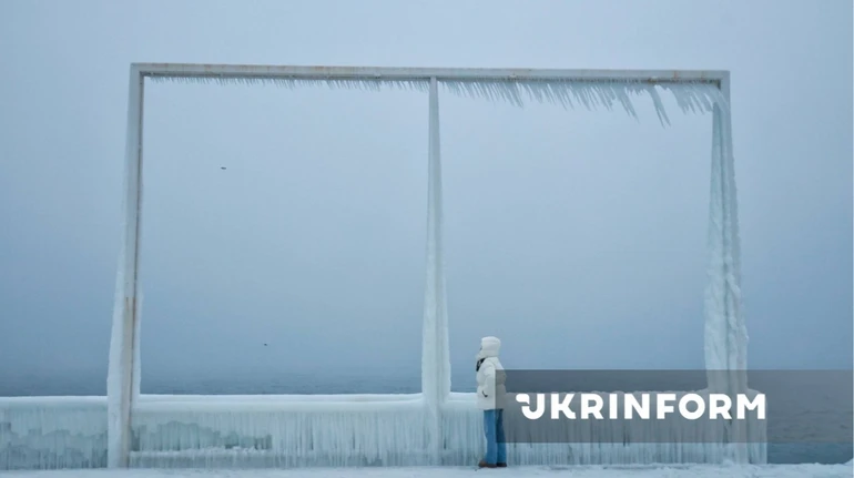 Синоптики попереджають про ожеледь і ожеледицю на дорогах