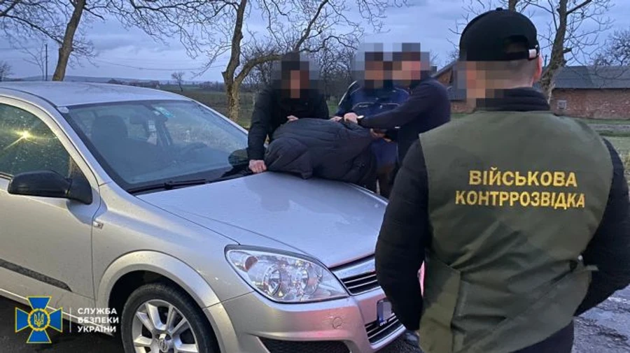 Через зеленку, Шлях і службові відрядження: СБУ викрила 8 схем втечі ухилянтів