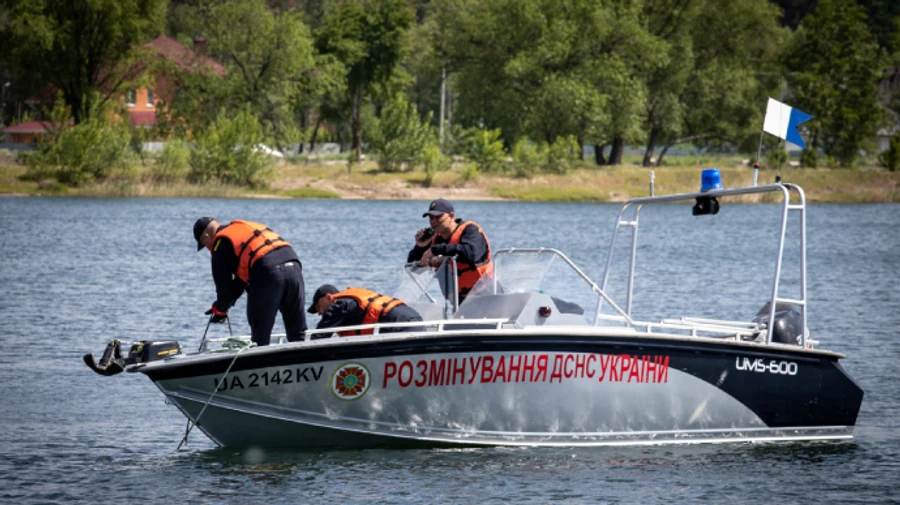 Пляжний сезон у Києві поки не відкриватимуть: шукатимуть вибухівку
