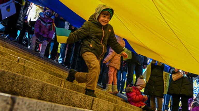 Обещанного 18 лет ждут: получат ли дети по 20 тысяч евро от Зеленского