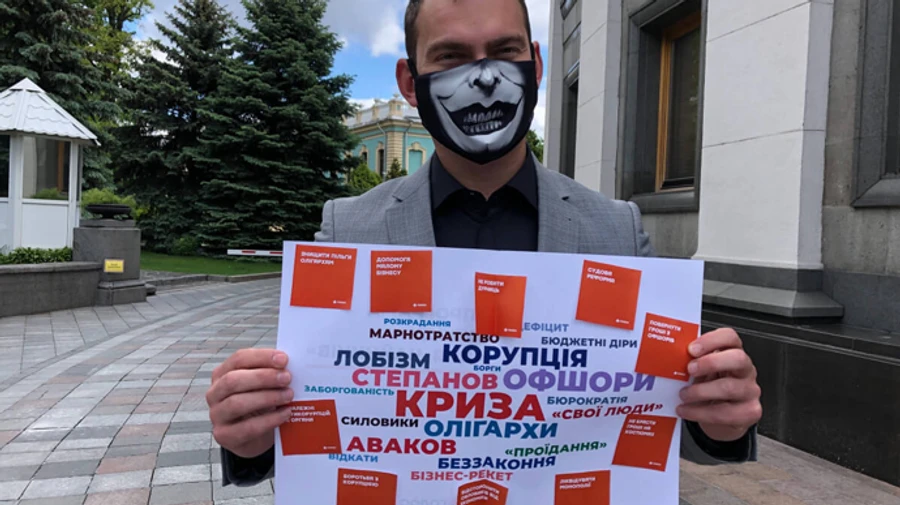 Голос принес ранец для Кабмина Шмыгаля с программой действий для чайников