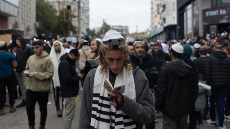 В Умань едут 40 тысяч паломников-хасидов. Рассказываем, как и когда Украина стала центром хасидизма