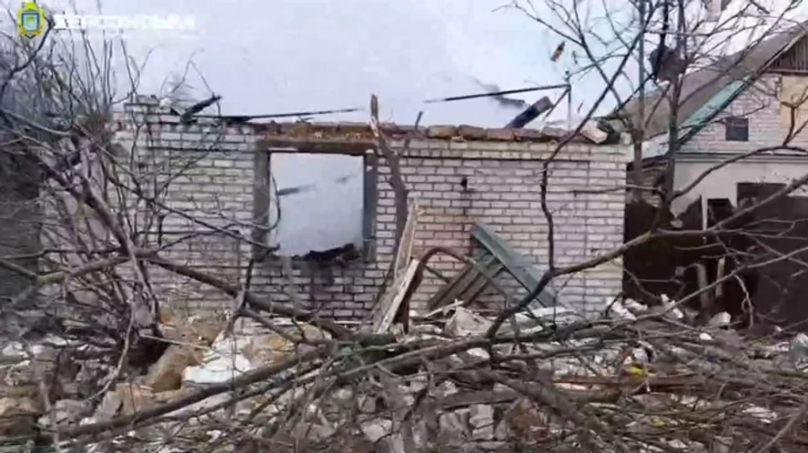 Росіяни вдарили по Херсону з РСЗВ: 3 поранених, пошкоджені будинки