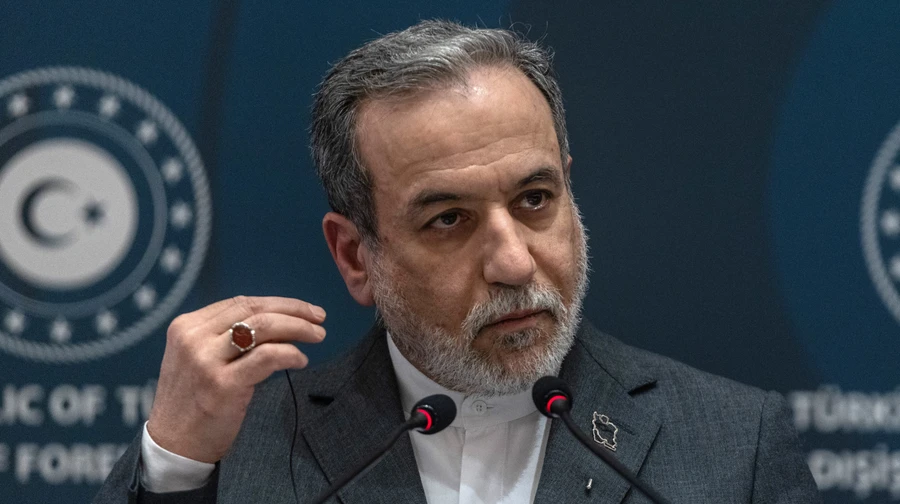 Iran details military ties with Russia and China and comments on Strait of Hormuz situation