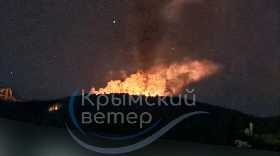 Окупанти знову перекривали Кримський міст, соцмережі повідомили про атаку дронів на Ялту