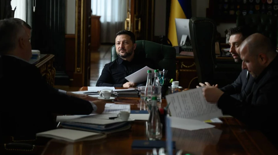 Мир нужен: Зеленский встретился со своими переговорщиками перед приездом американцев