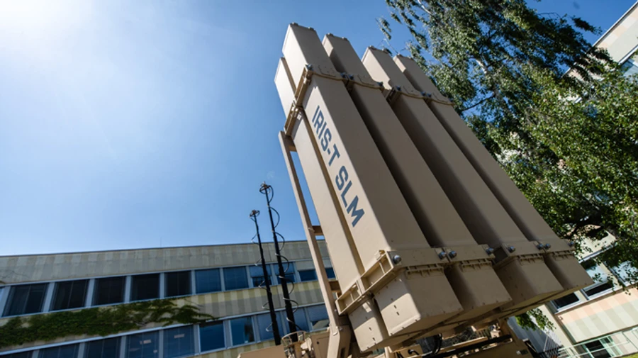 Немецкие оружейники увеличат производство систем ПВО IRIS-T из-за растущего спроса