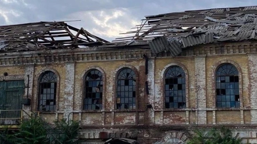 Russian invaders shell Nikopol district three times over night: destruction observed 